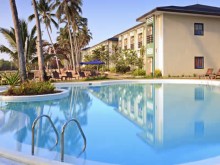 microtel-palawan-pool2